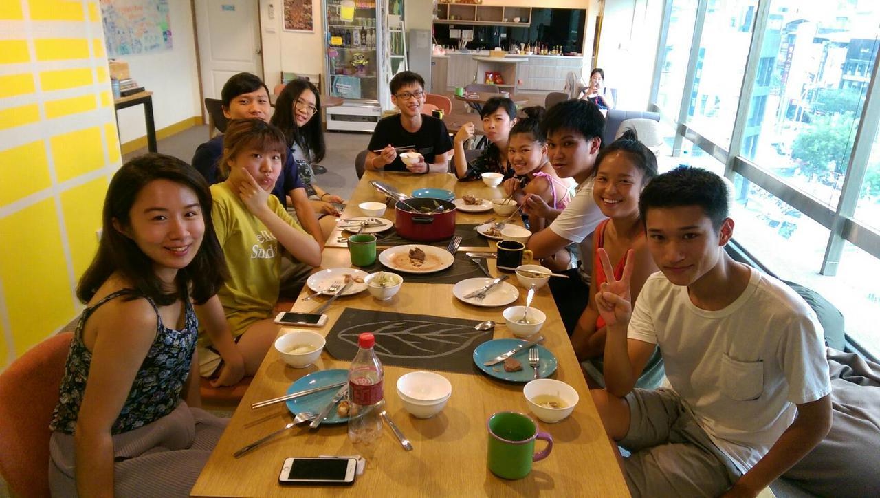 Trip Gg Hostel Kaohsiung Exterior photo