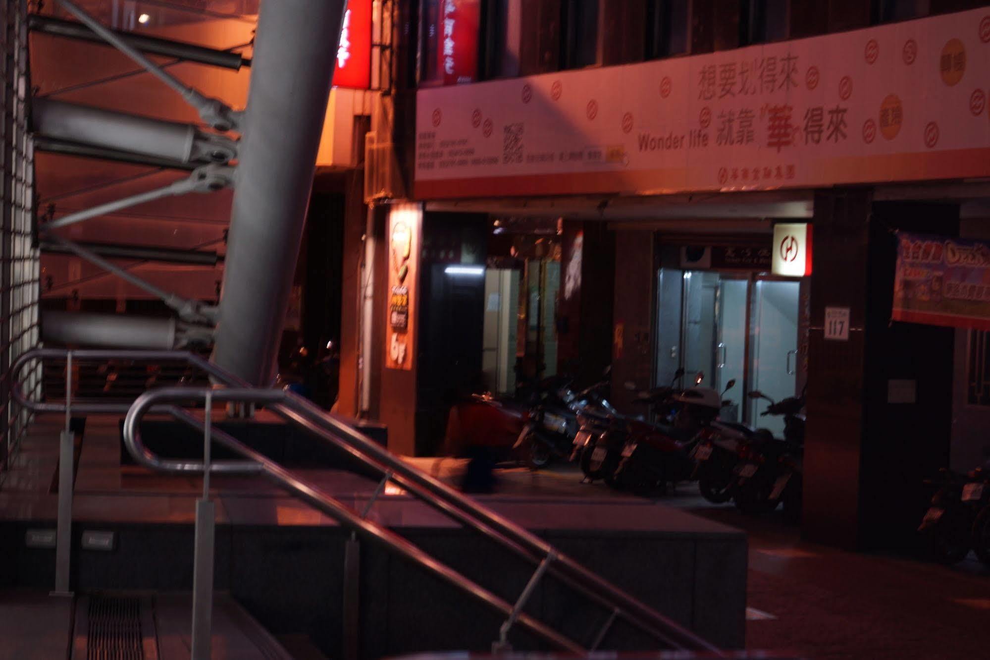 Trip Gg Hostel Kaohsiung Exterior photo
