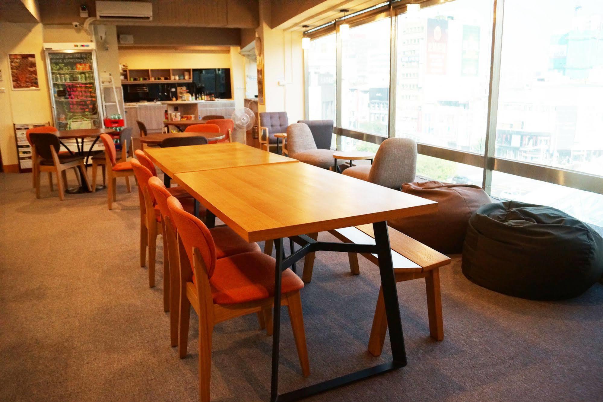 Trip Gg Hostel Kaohsiung Exterior photo
