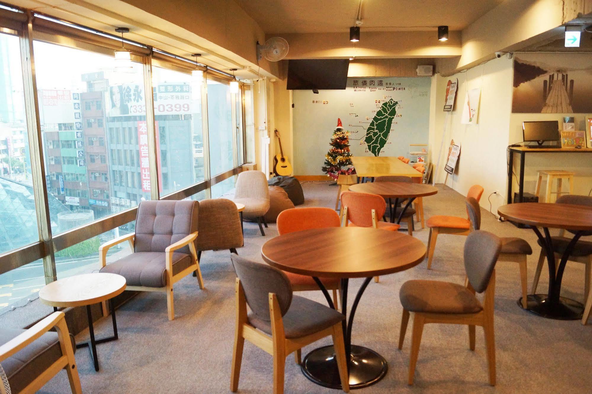Trip Gg Hostel Kaohsiung Exterior photo