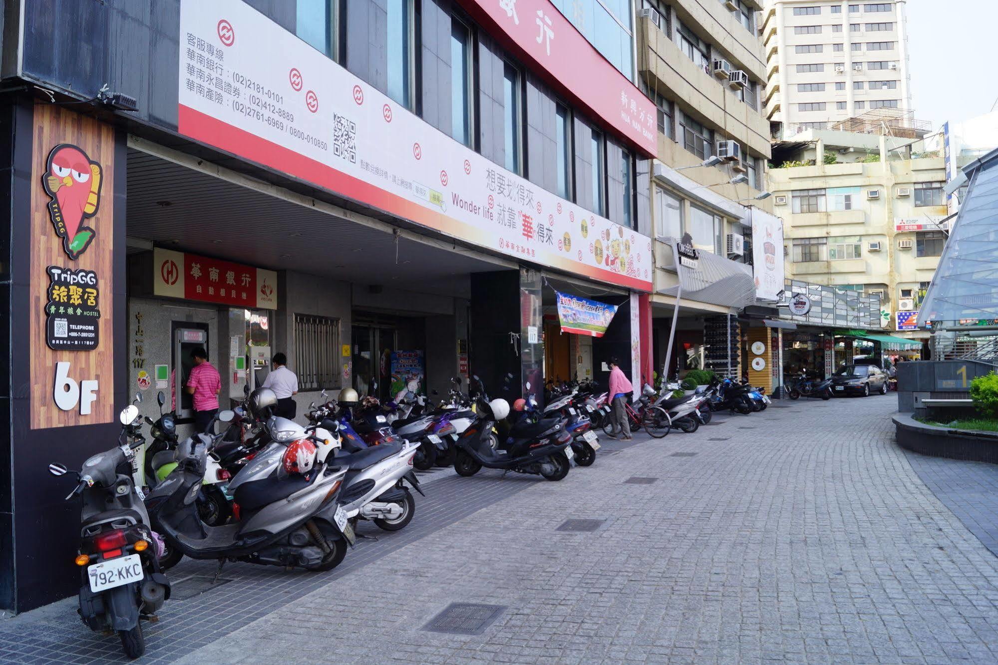 Trip Gg Hostel Kaohsiung Exterior photo